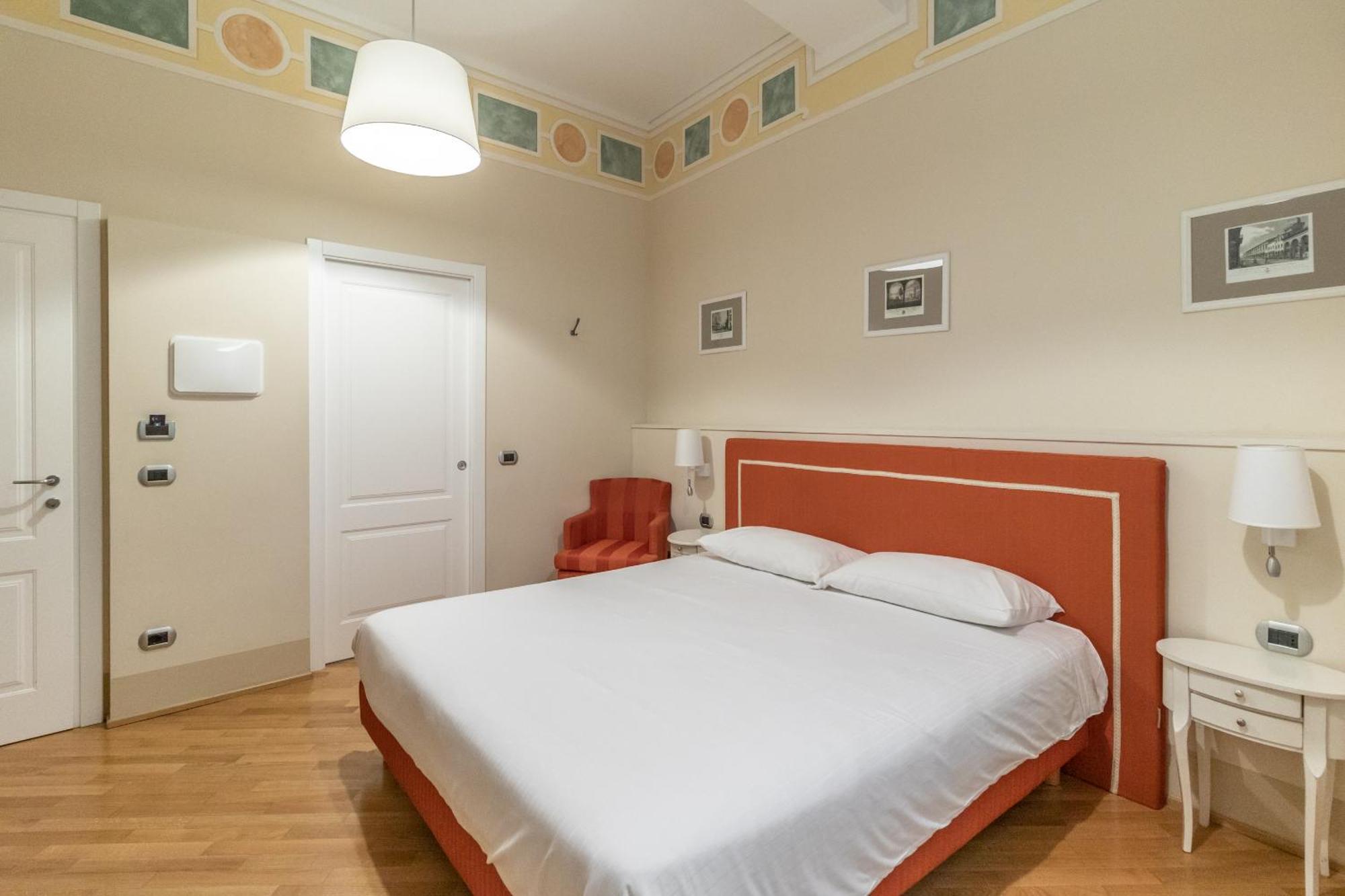 Casa Isolani Luxury Rooms Piazza Maggiore 1 Bologne Extérieur photo