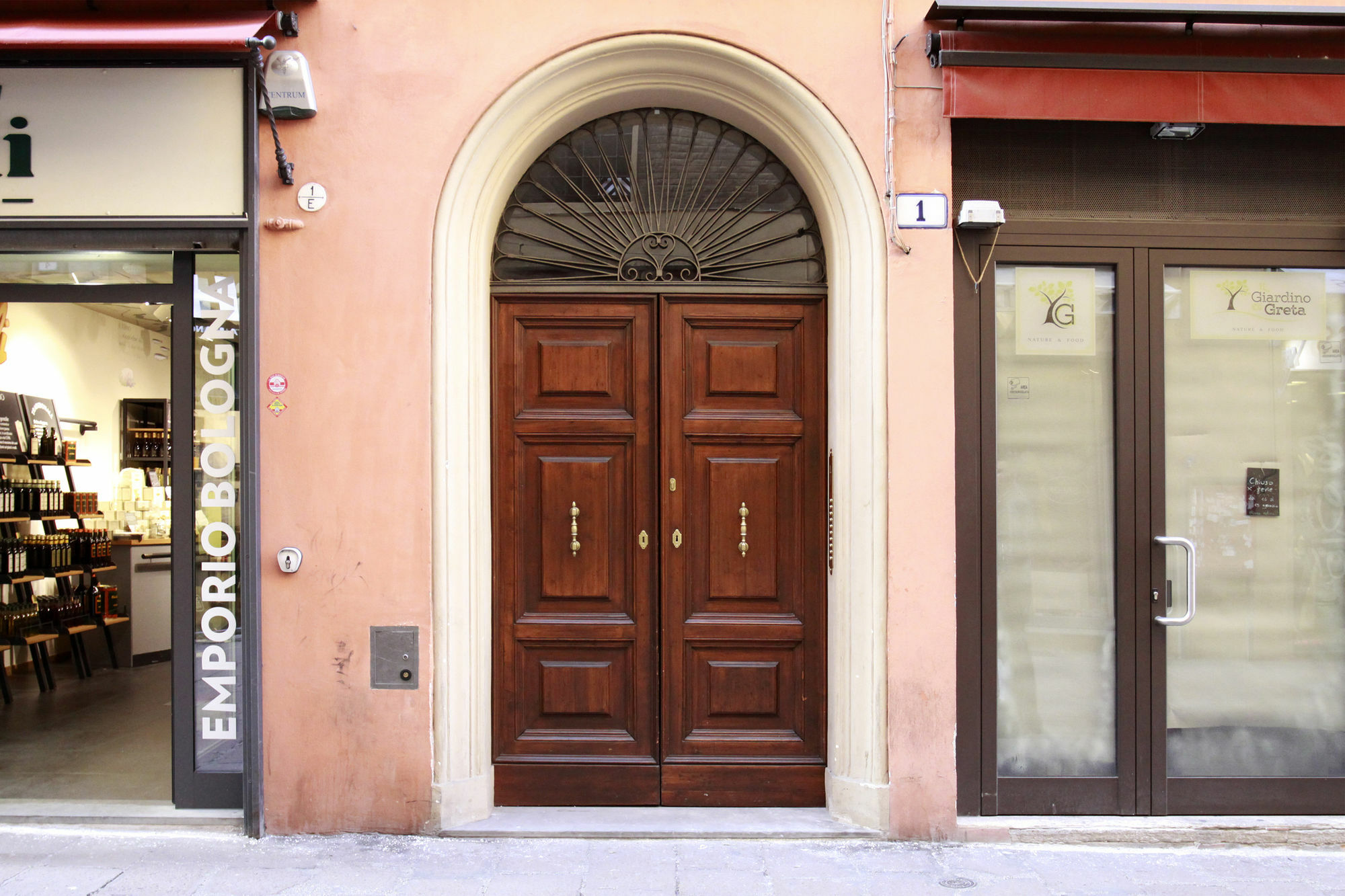 Casa Isolani Luxury Rooms Piazza Maggiore 1 Bologne Extérieur photo